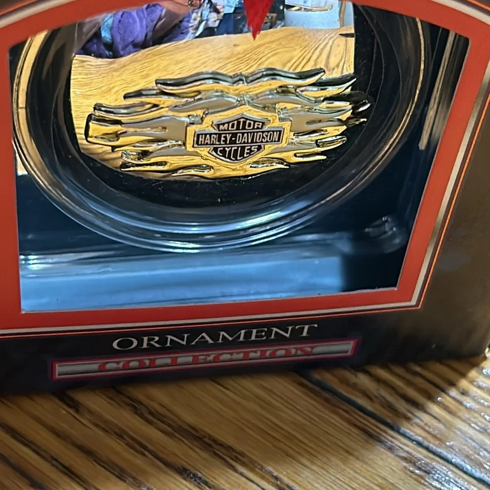 Cavanagh Harley Davidson collaboration 1999 Christmas ornament. Electraglide.
